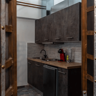 superb-industrial-style-suite-on-heart-of-athens-b